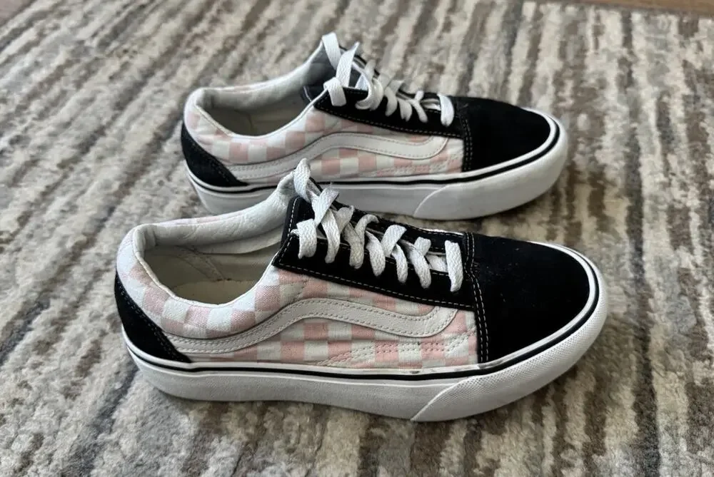 Vans Old Skool Checkerboard Platform Skate Shoe Black Pink Men’s 6 - Women’s 7.5